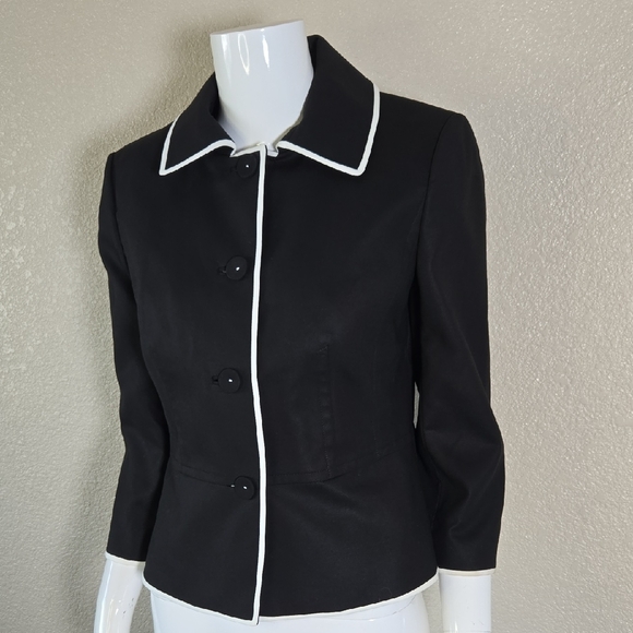 Ann Taylor Black and White Blazer with Tailored Fit - Picture 3 of 6